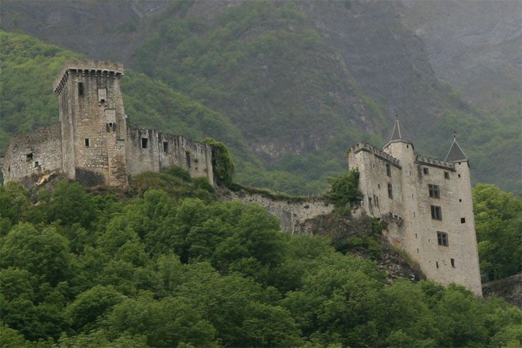castel di Miolans in Savoia